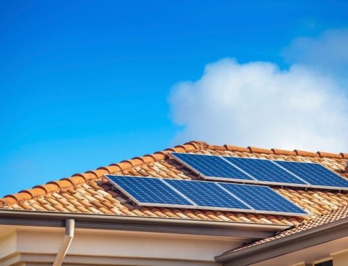 Installation de panneaux solaires : ma toiture peut-elle en accueillir ?